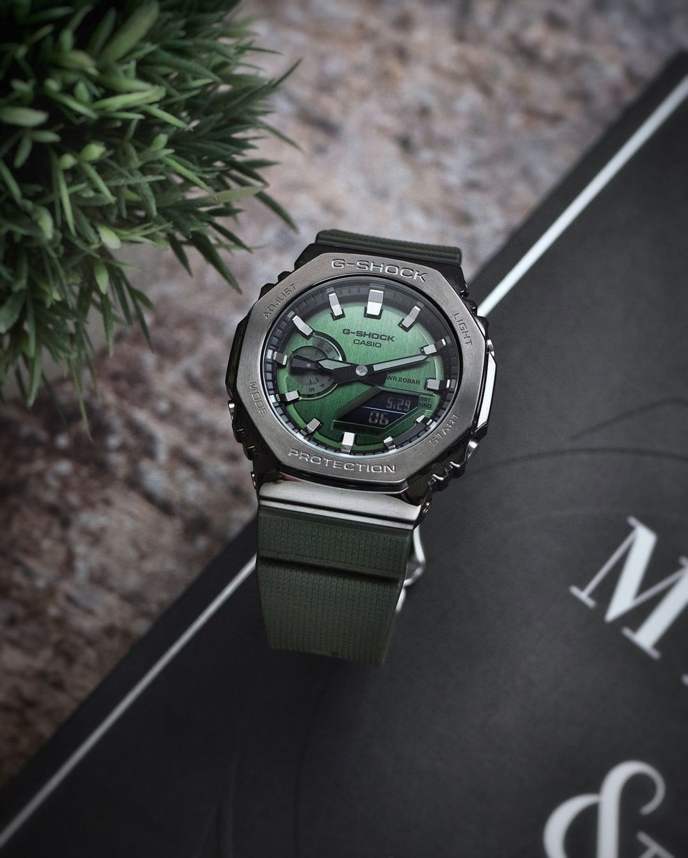 GM 2100 GREEN METAL BODY WATCH