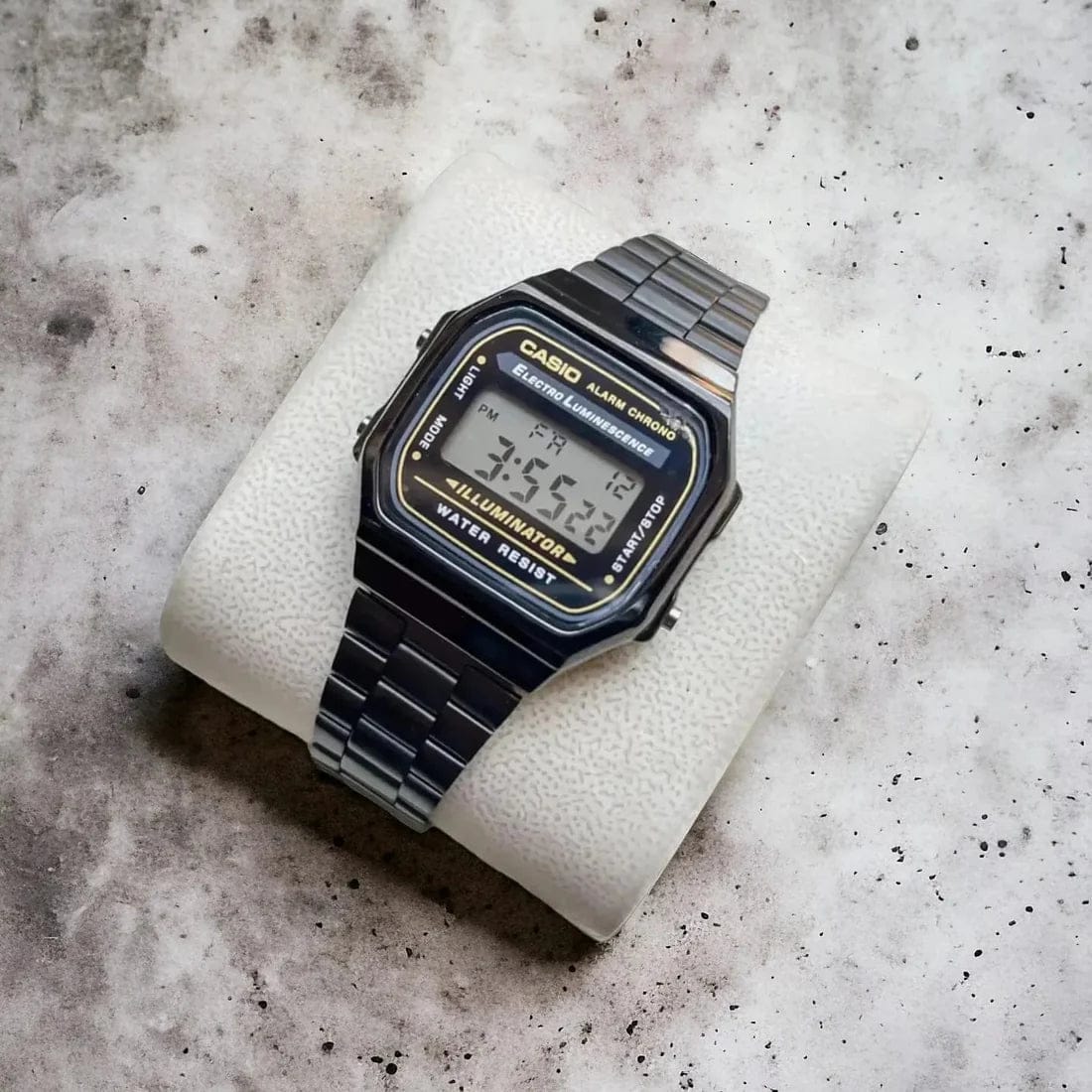 VINTAGE A168 UNISEX DIGITAL WATCH
